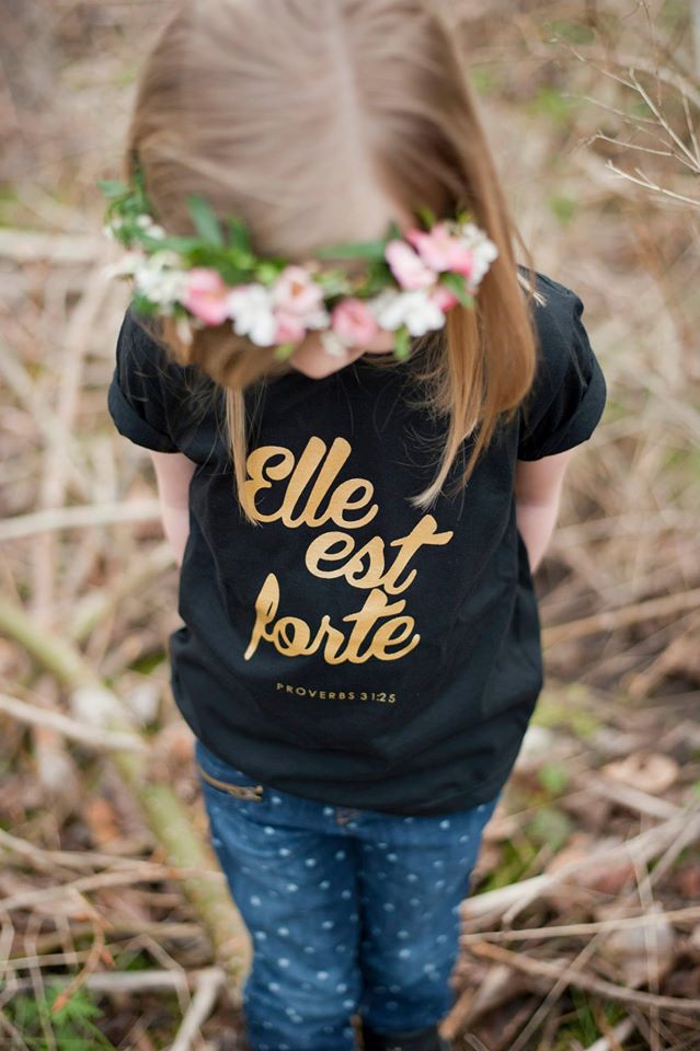 Girls - Black Elle est Forte Tee (size 3/4 - 14/16)